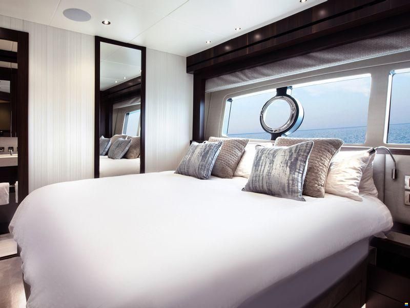 Sunseeker 95 Yacht