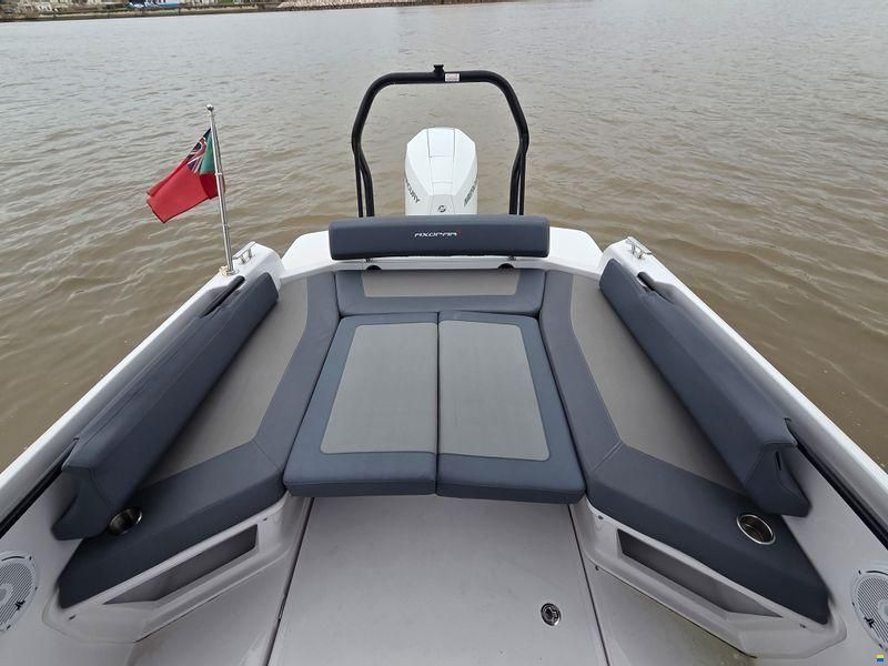 Axopar 25 Cross Top