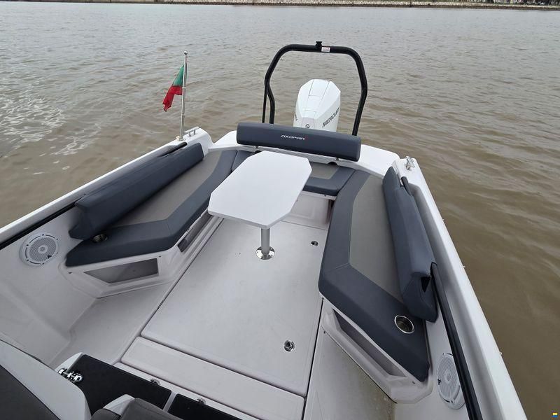 Axopar 25 Cross Top