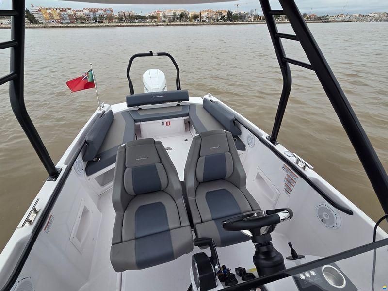 Axopar 25 Cross Top