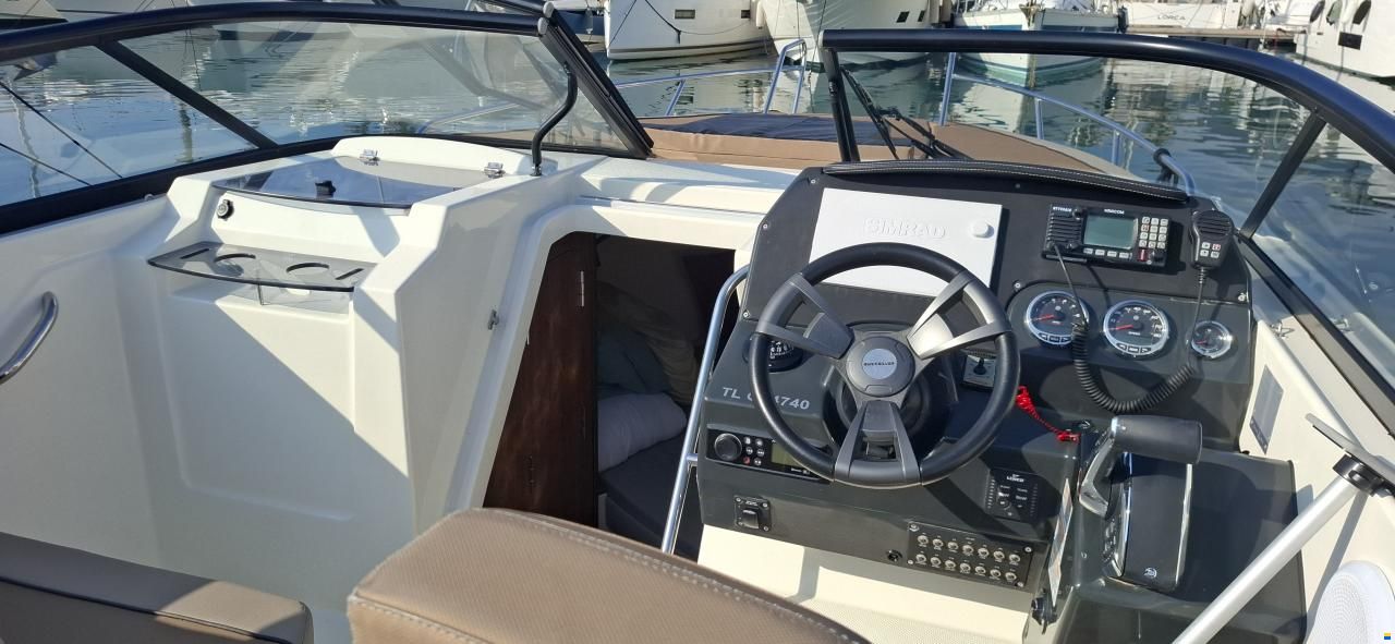 Quicksilver 805 ACTIV CRUISER