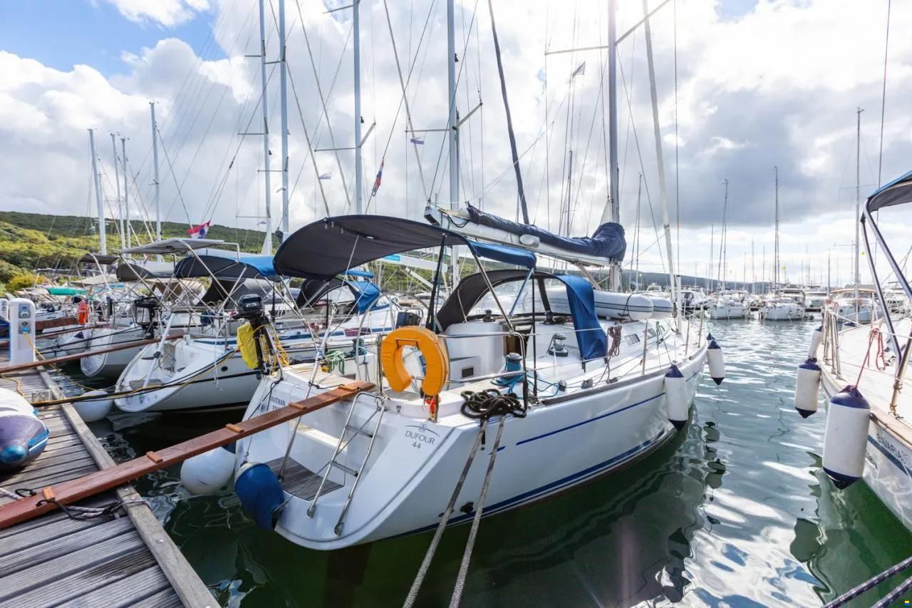 Dufour 44
