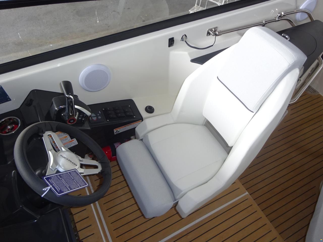 Quicksilver Activ 805 Cruiser