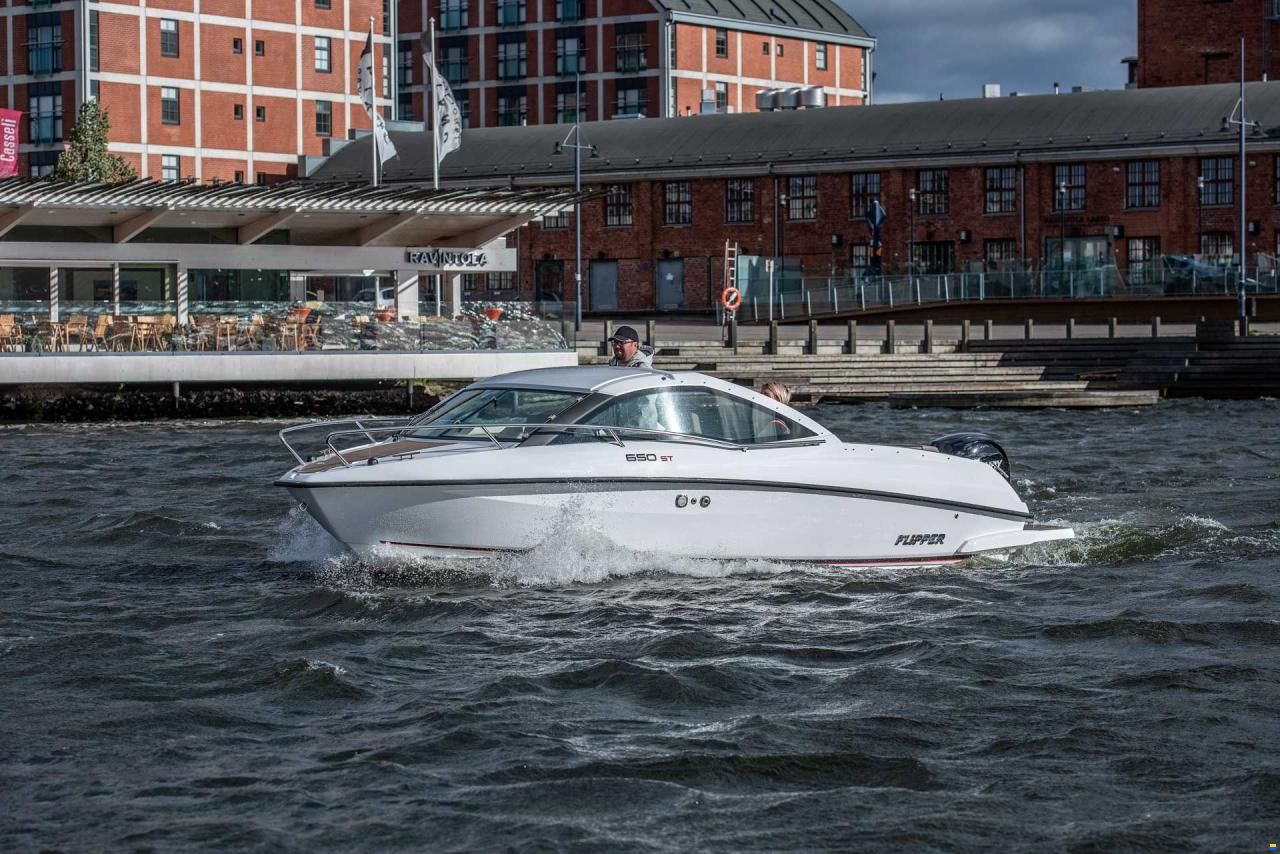 Flipper 650 ST
