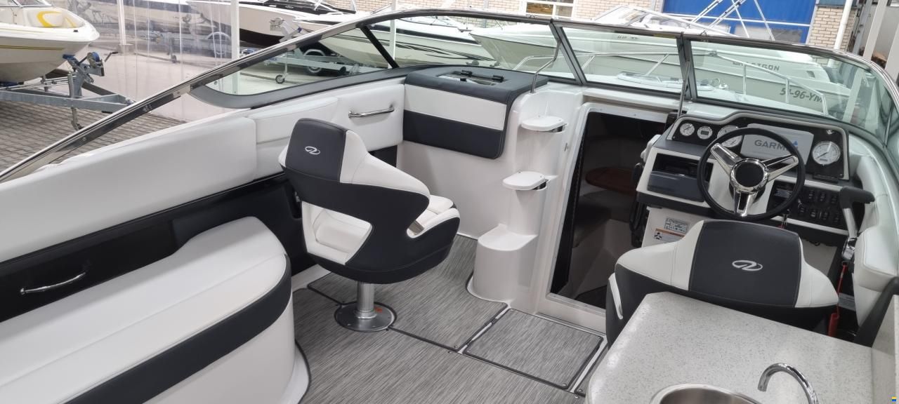 Regal 2550 Cuddy
