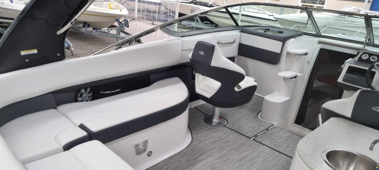 Regal 2550 Cuddy