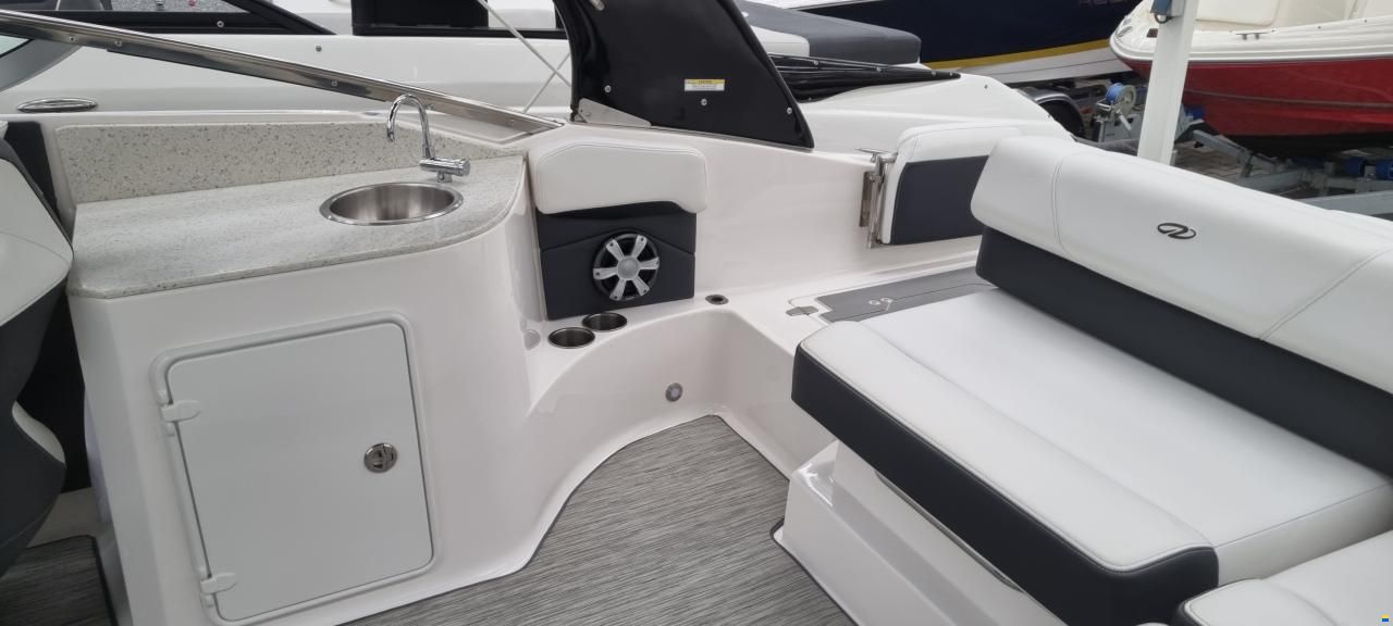 Regal 2550 Cuddy