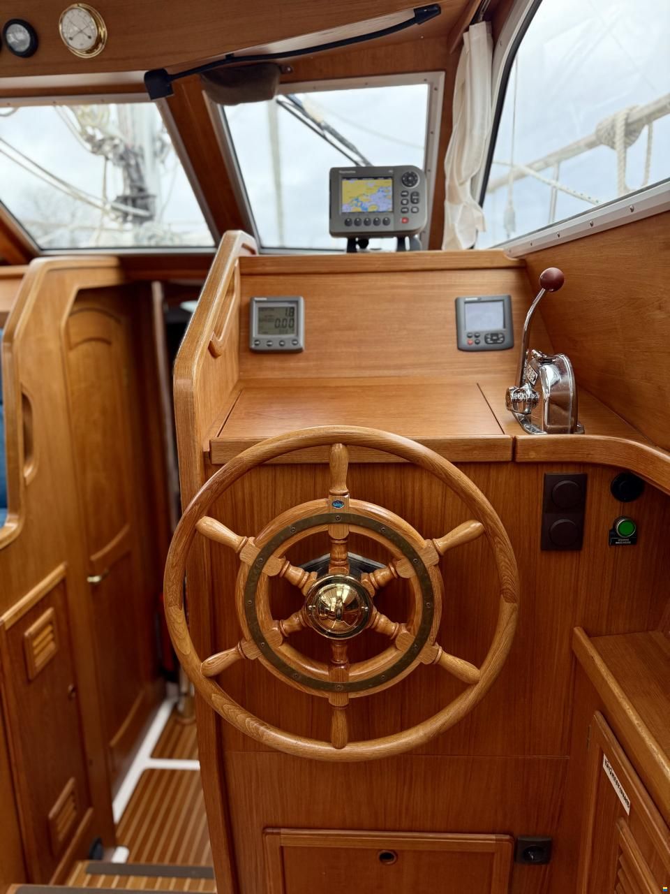 Nauticat 321