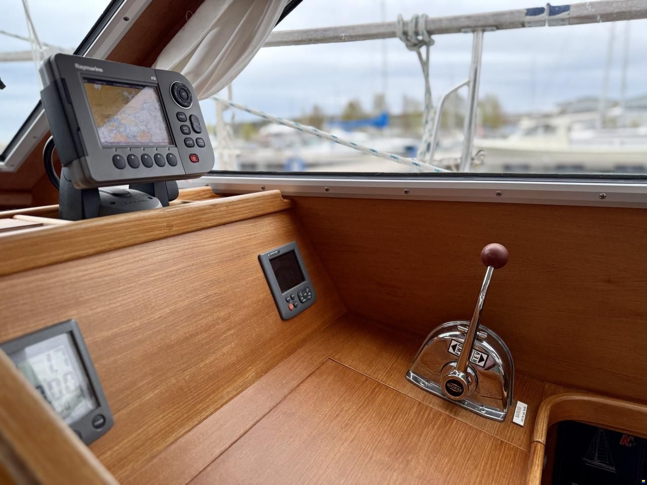 Nauticat 321