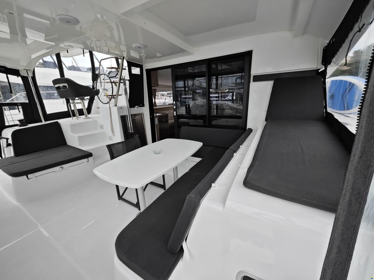 Lagoon 42