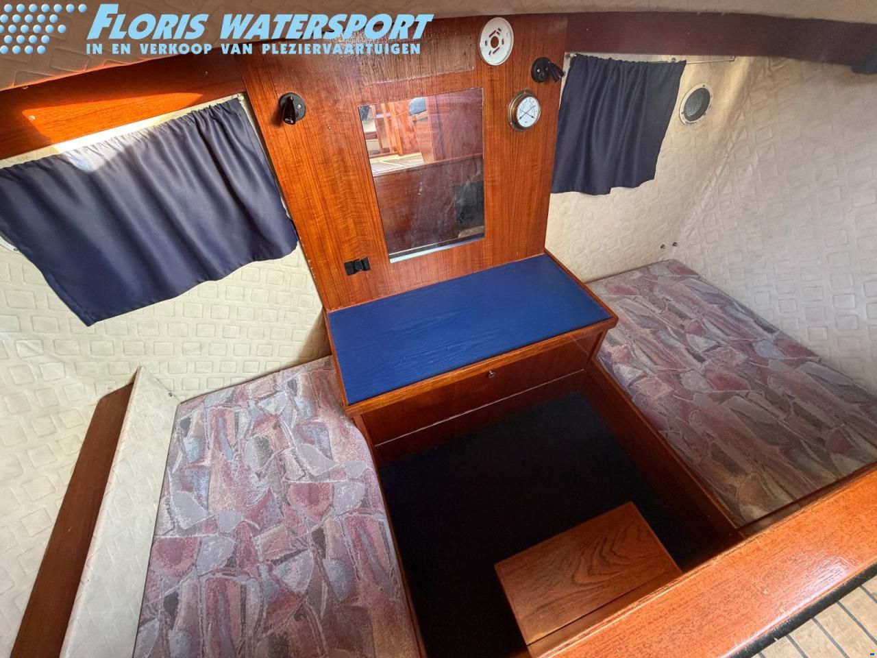 Marco Yachts 810