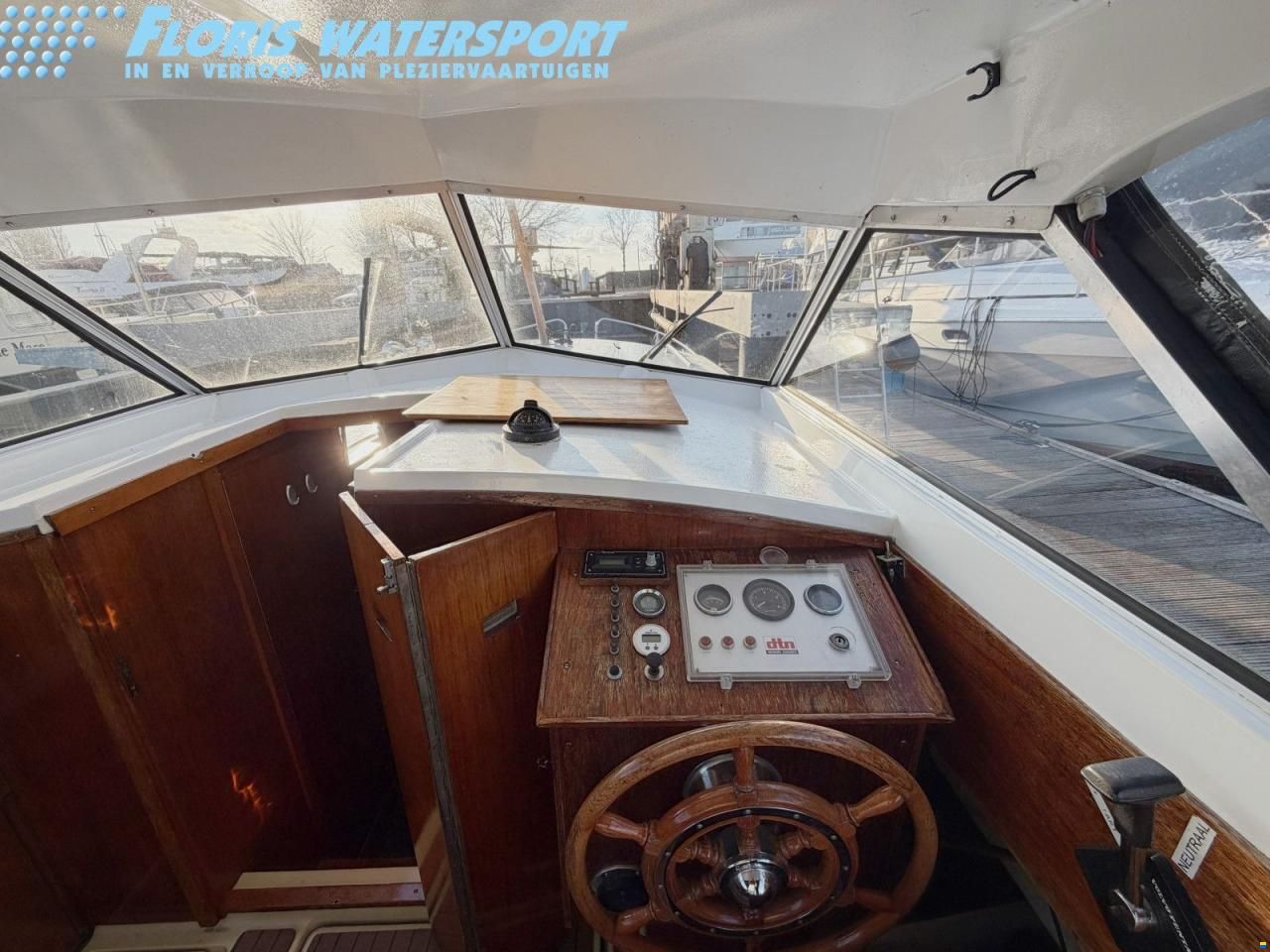 Marco Yachts 810