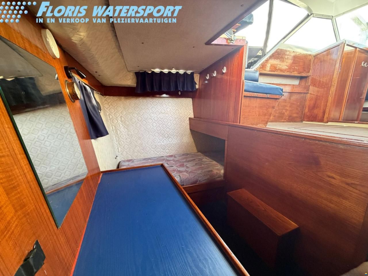 Marco Yachts 810