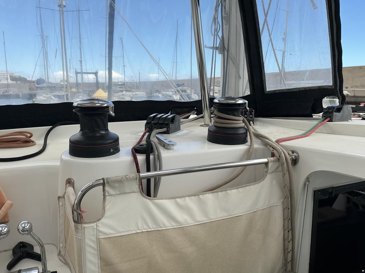 Lagoon 42