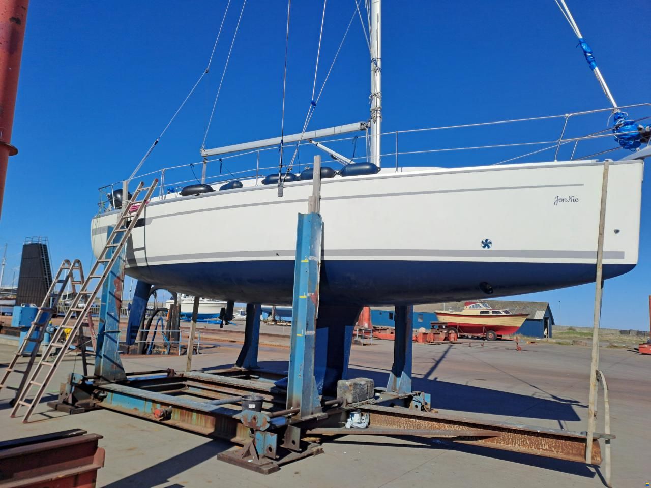 Bavaria Cruiser 32