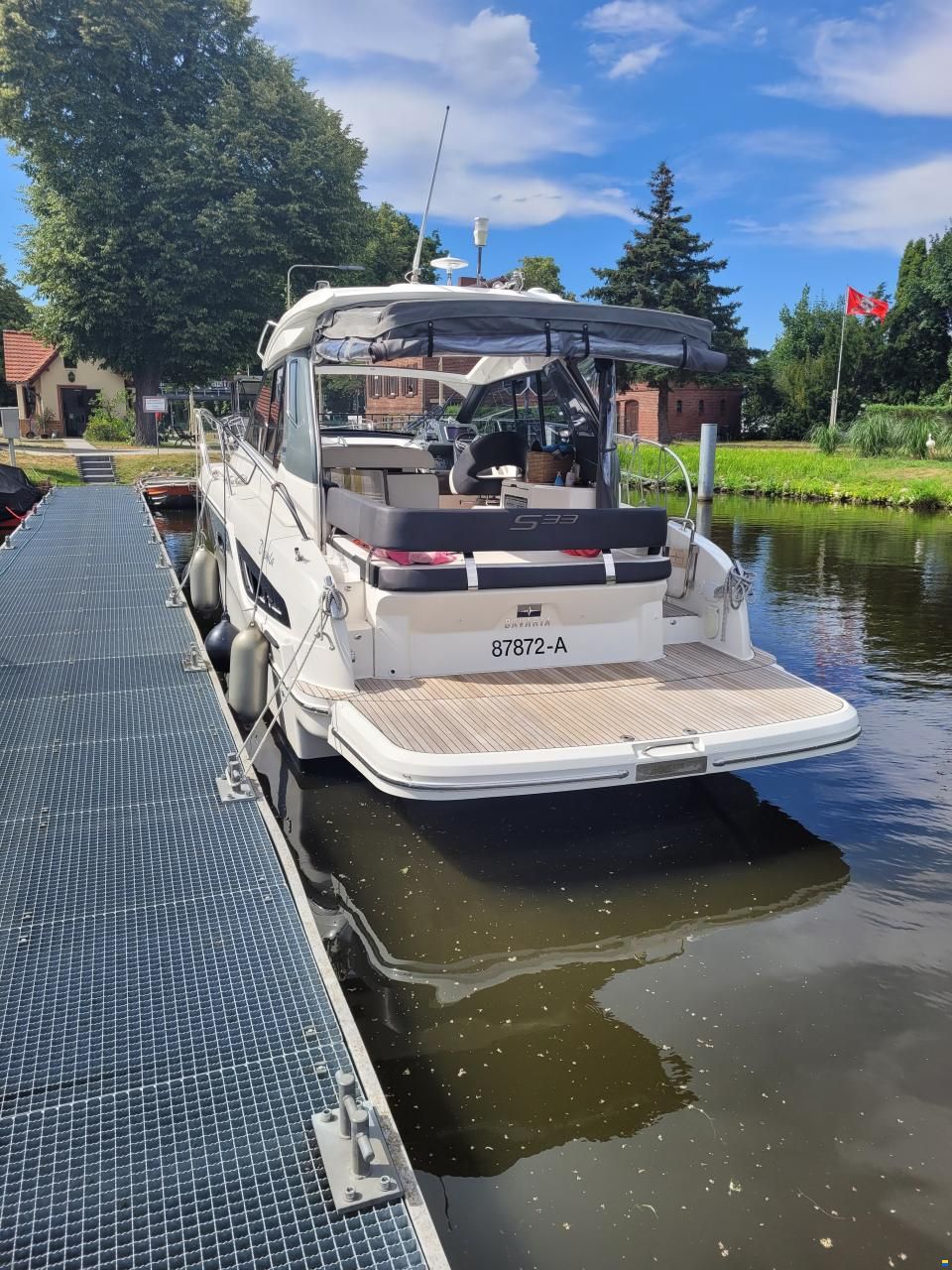 Bavaria S33HT
