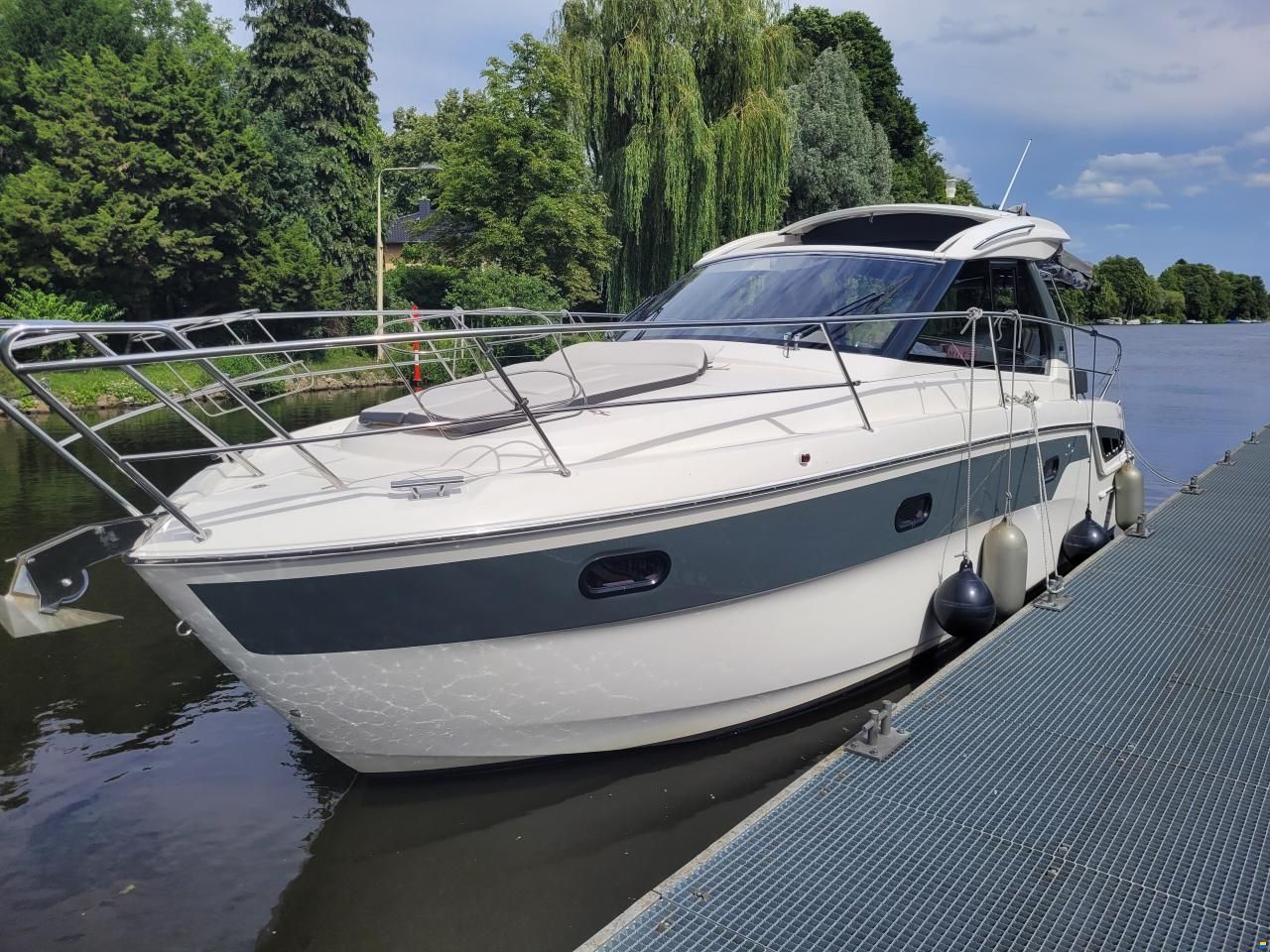 Bavaria S33HT