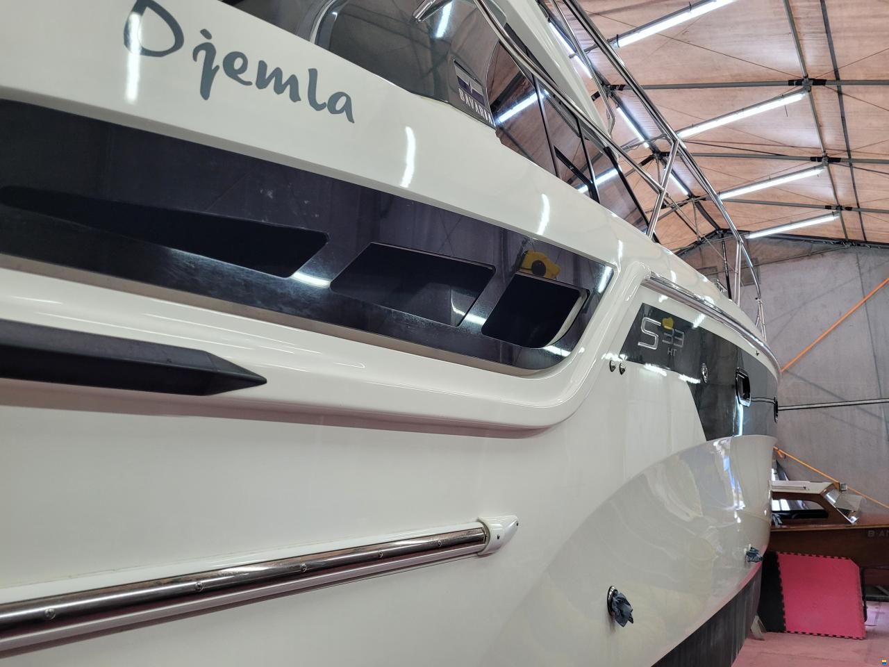 Bavaria S33HT