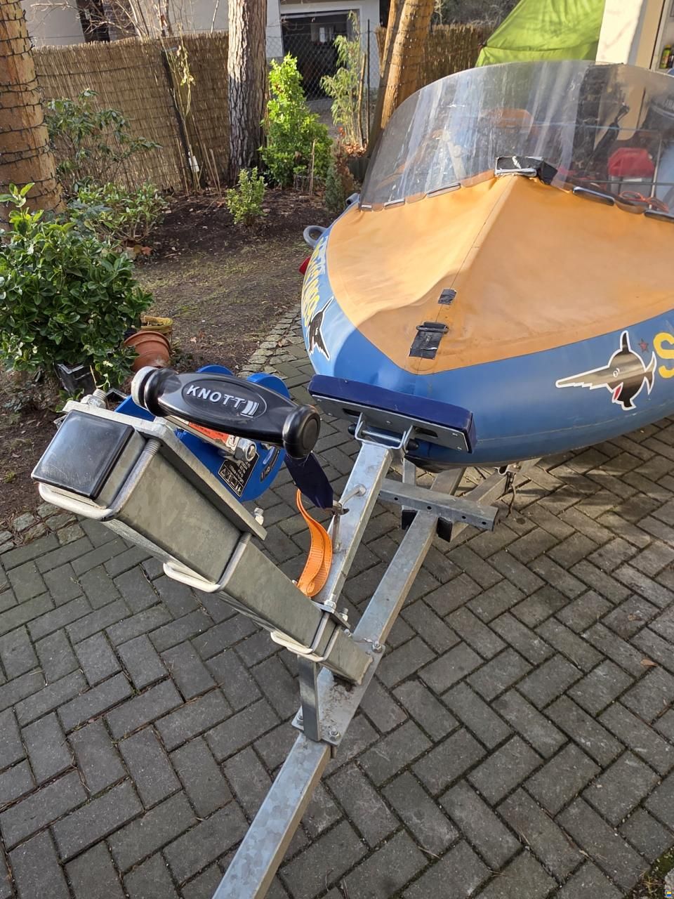 Yamaha F25G auf DSB Hypalon Zephyr 404