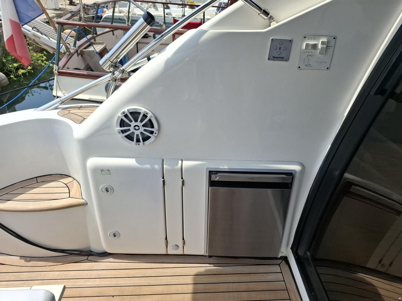 Sealine C39