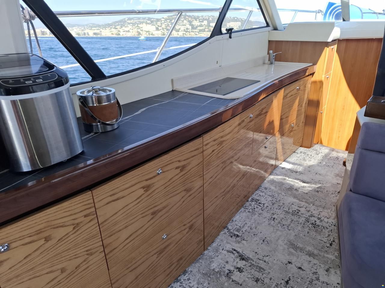 Sealine C39