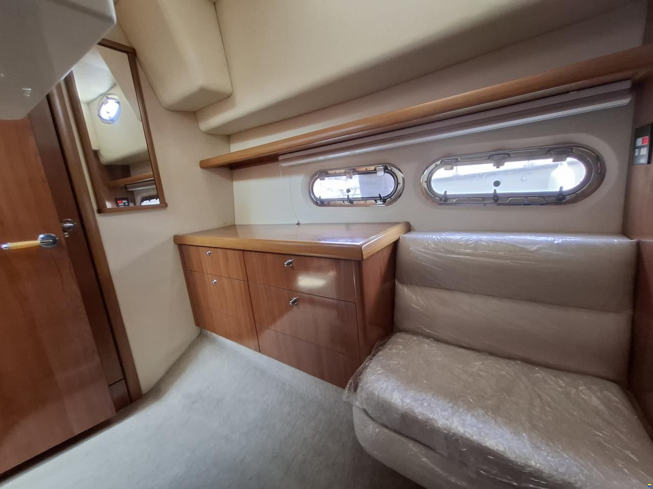 Sealine C39
