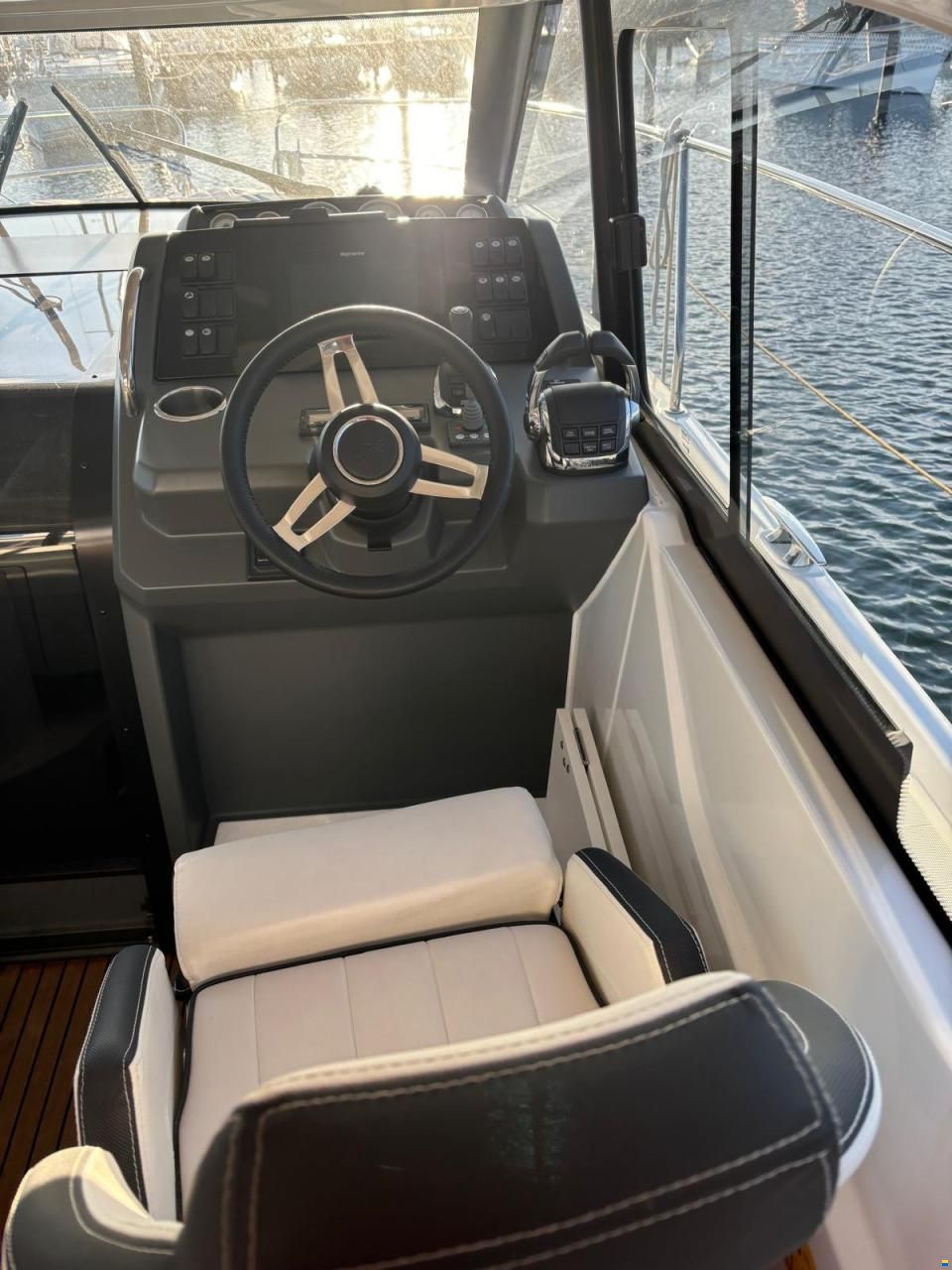 Jeanneau Leader 33