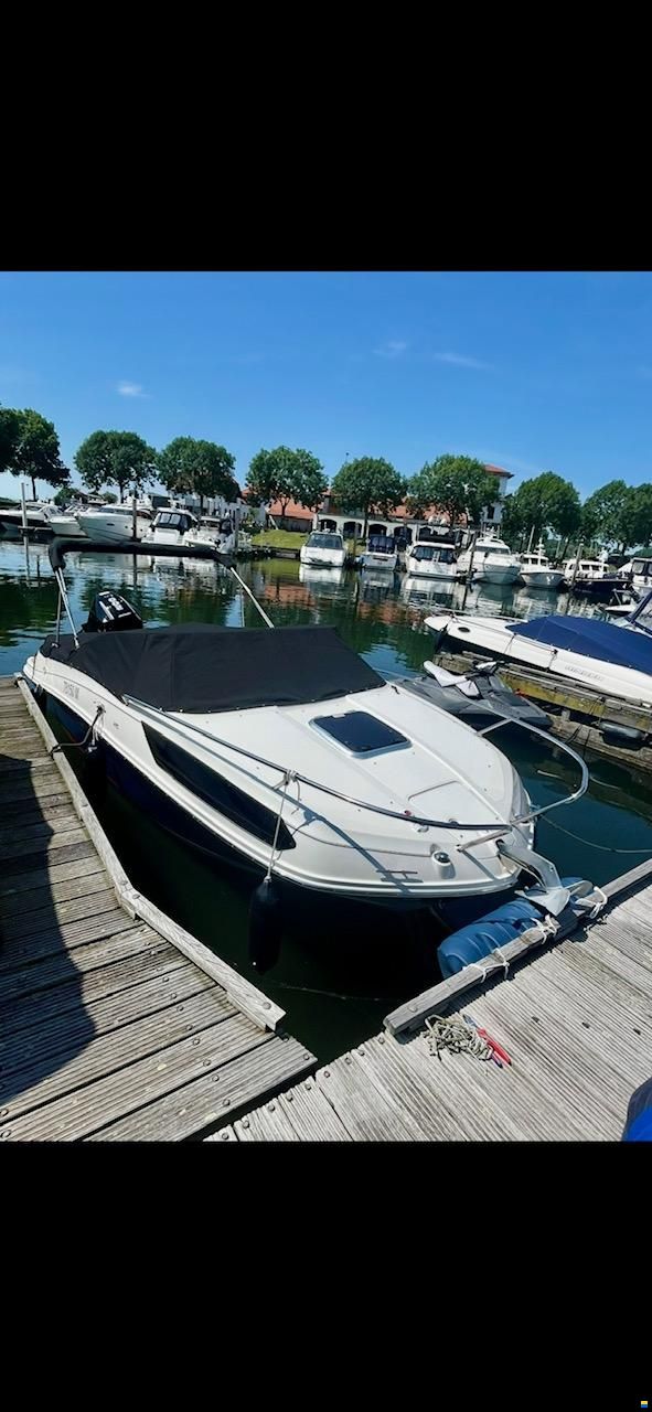 Bayliner VR5 Cuddy