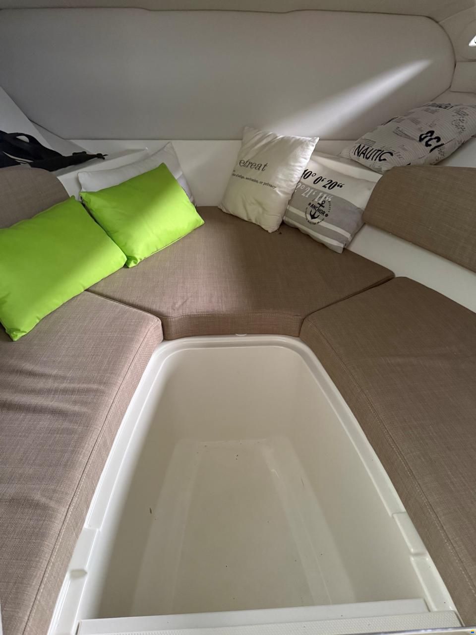 Bayliner VR5 Cuddy