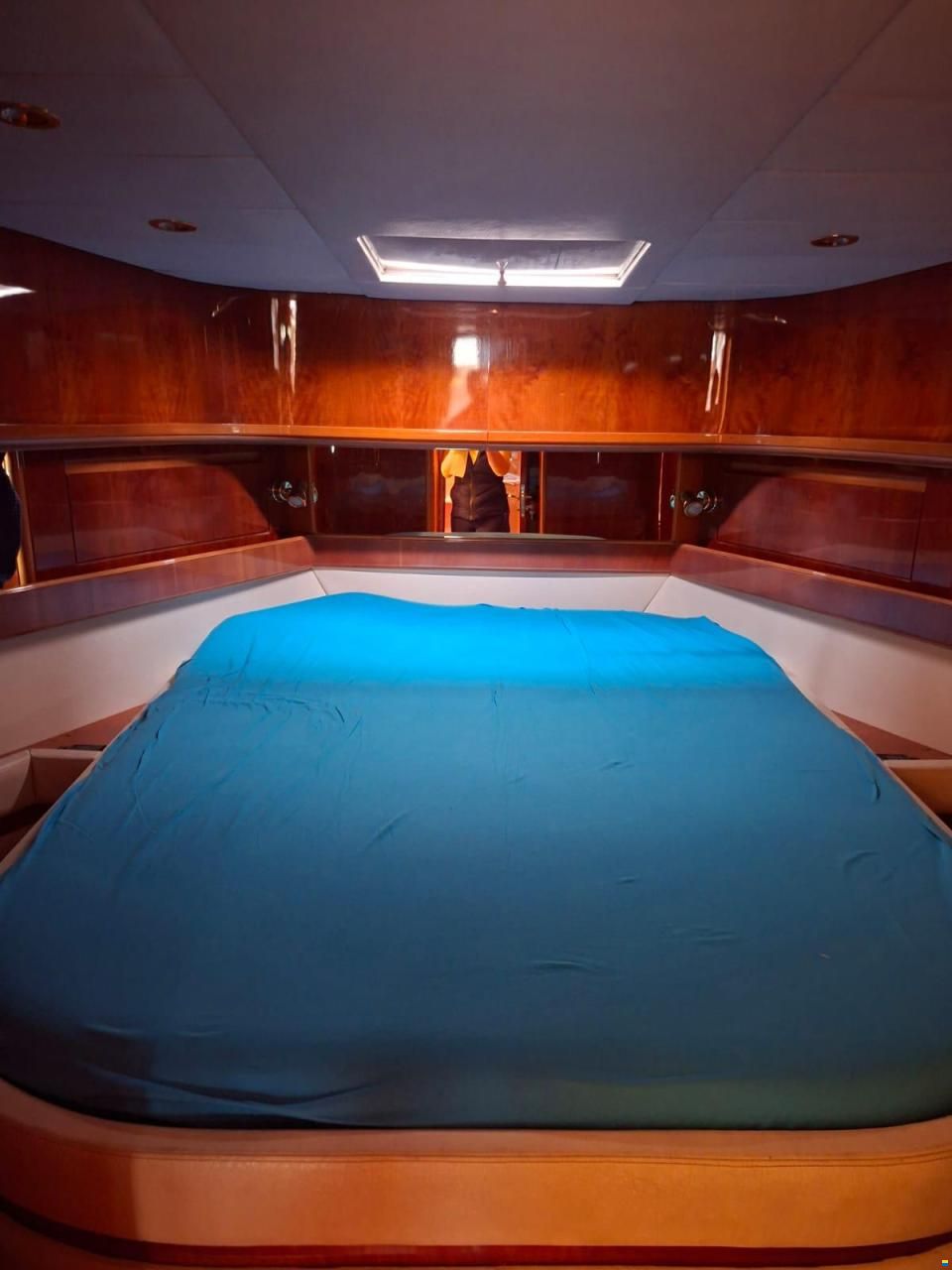 Cayman 38 WA
