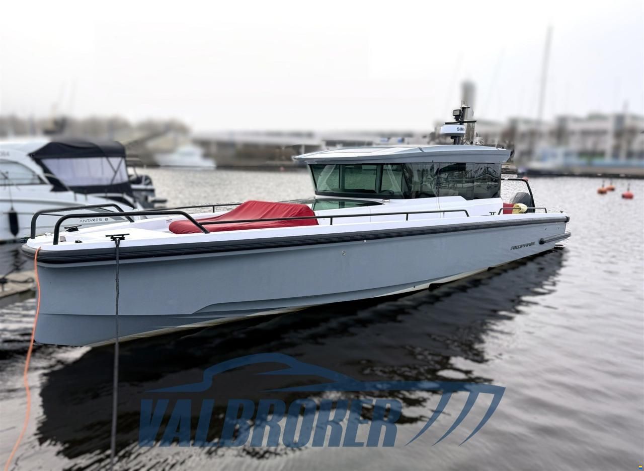 Axopar 37 XC Cross Cabin