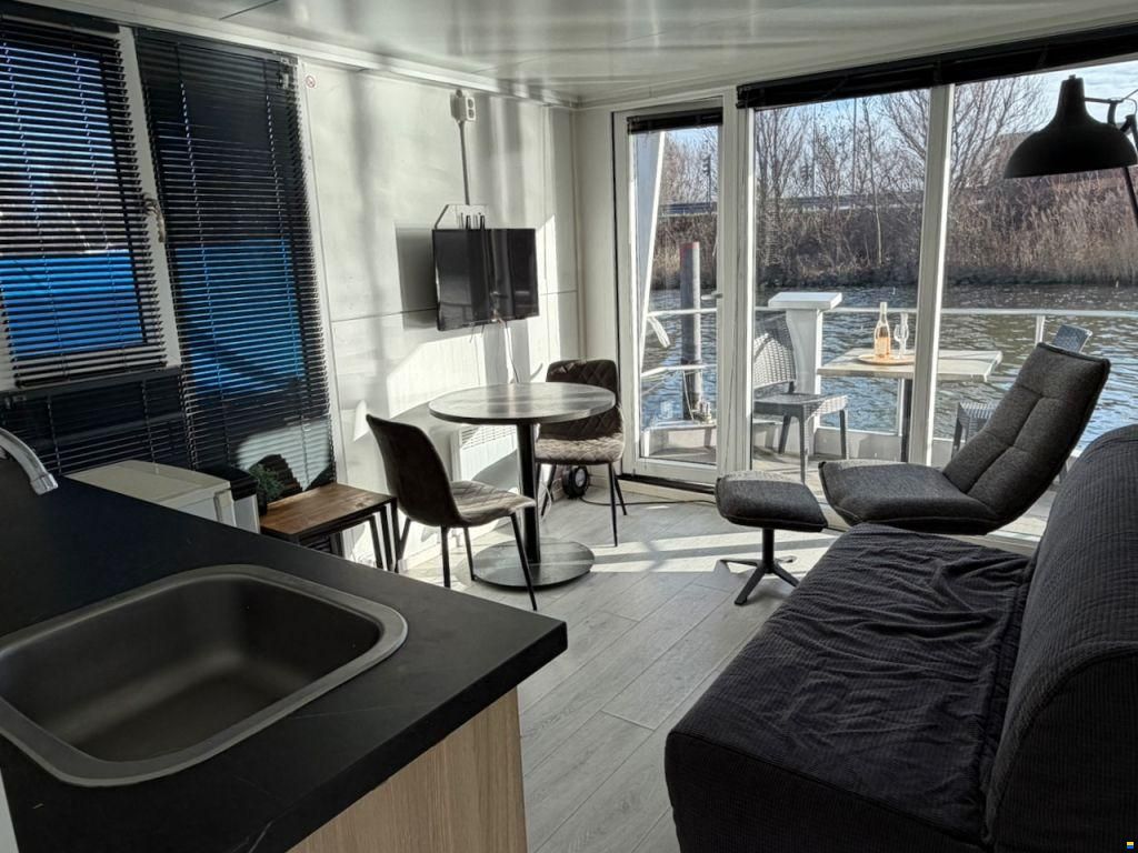 Havenlodge Houseboat 9 m