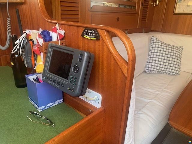 Hallberg-Rassy HR 382
