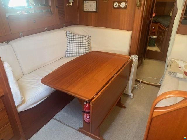 Hallberg-Rassy HR 382