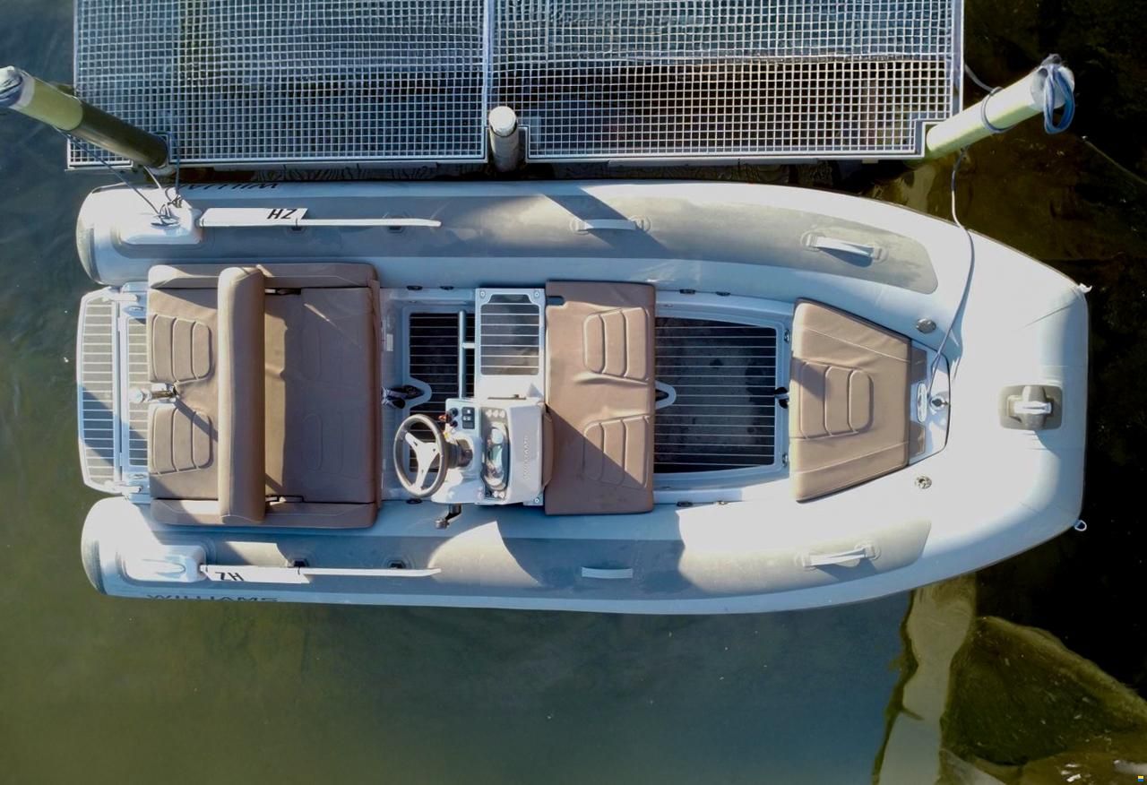 Williams Jettenders England 435 SportJet