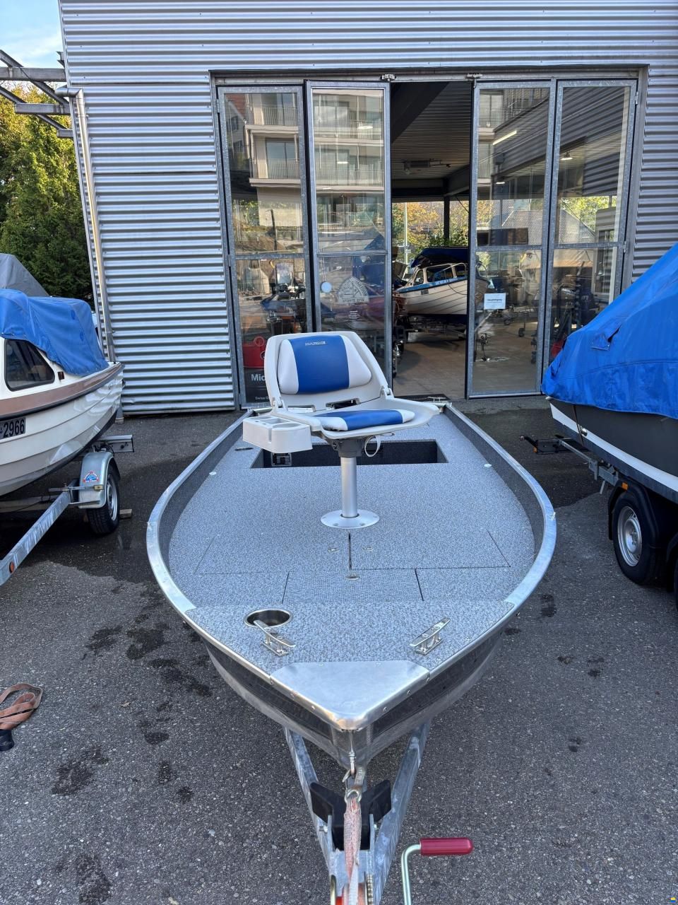 Marine s.r.o. 400 Bass