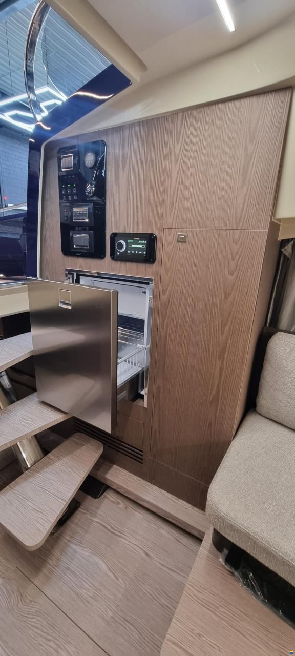 Invictus GT 320 | 5 Jahre Liegeplatz m&ouml;glich