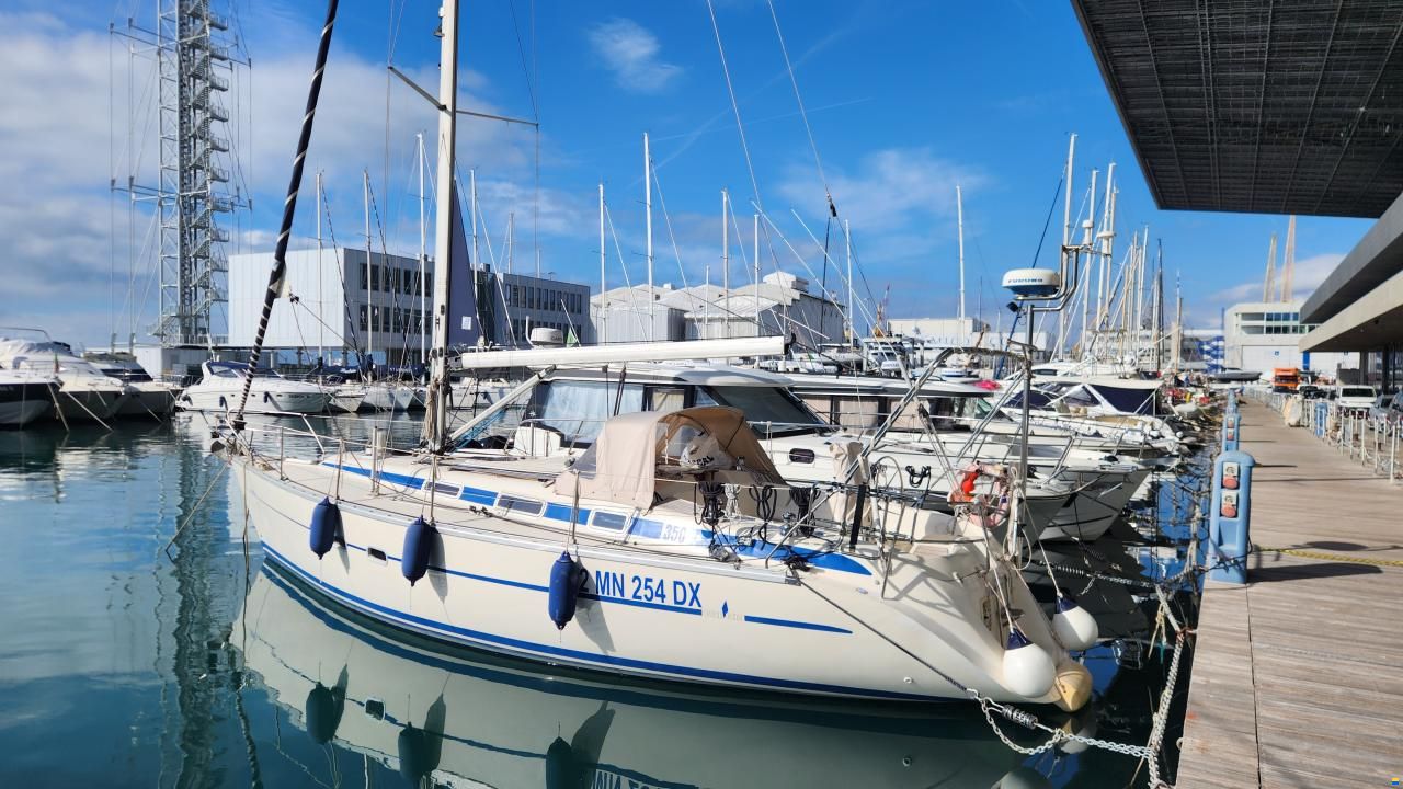 Bavaria 350 Lagoon