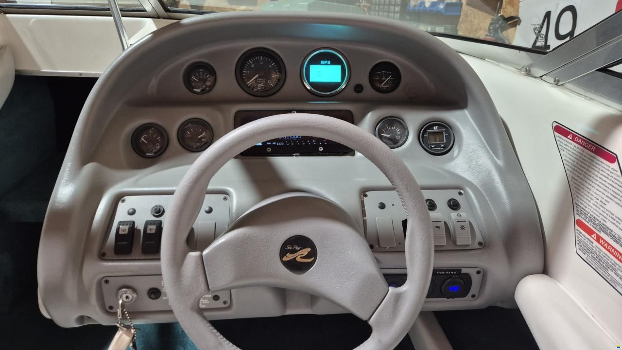 Sea Ray 180 CB