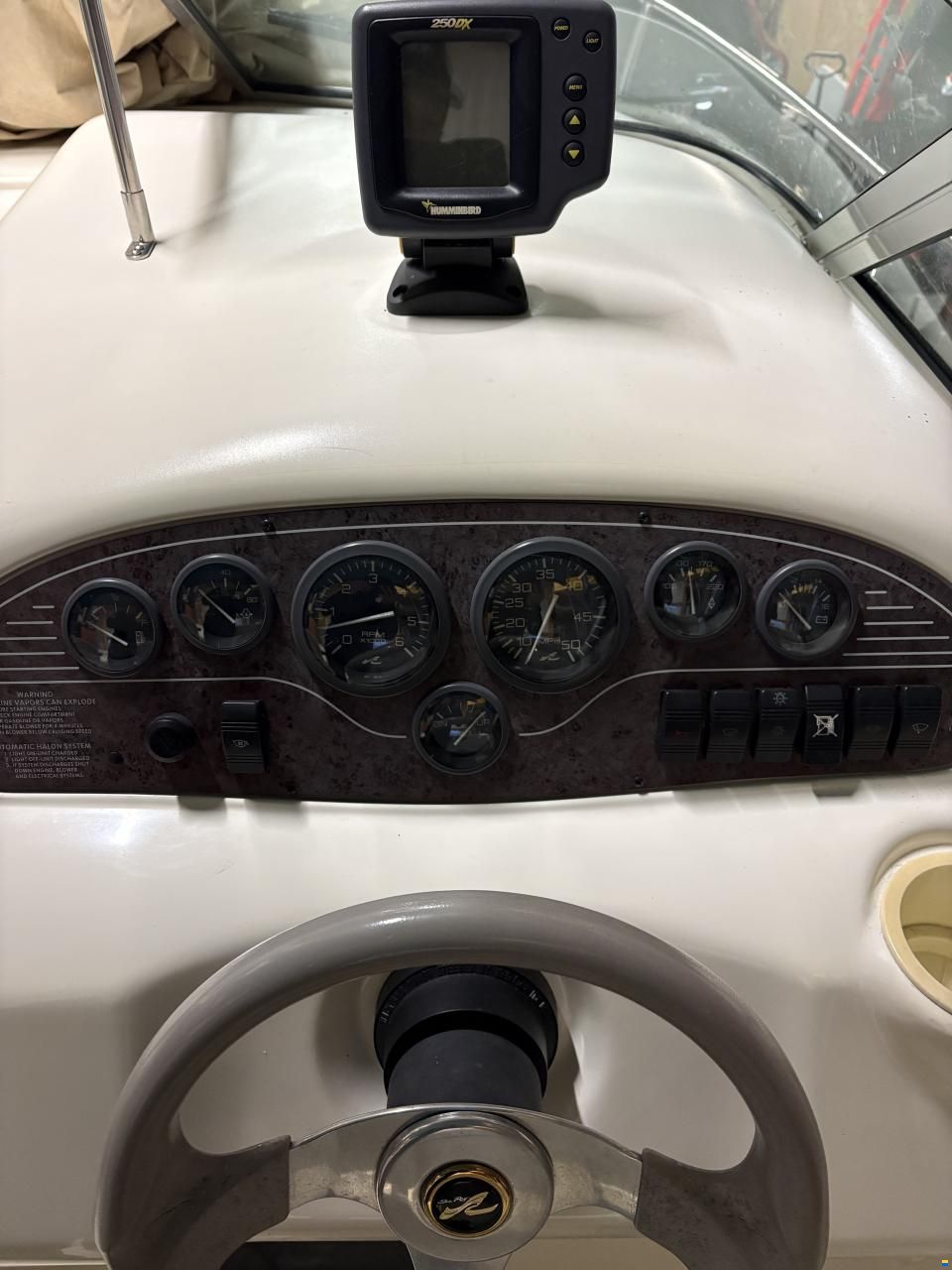 Sea Ray 215EC