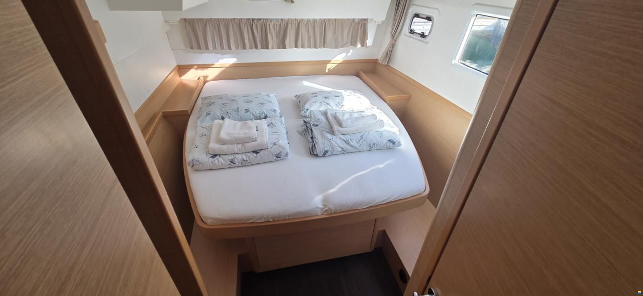 Lagoon 42