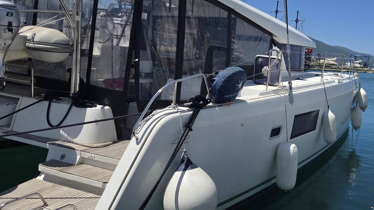 Lagoon 42