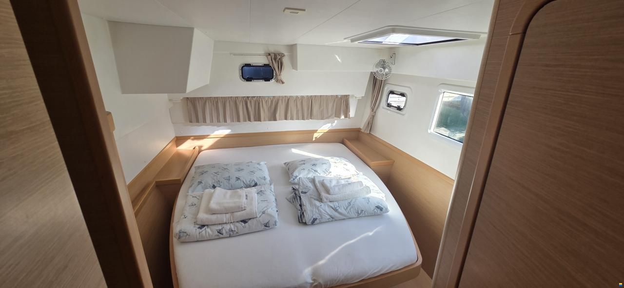 Lagoon 42