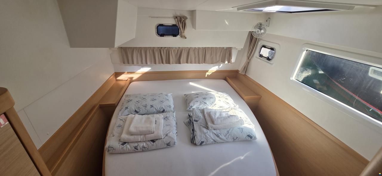 Lagoon 42