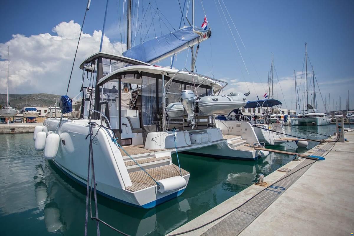 Lagoon 42
