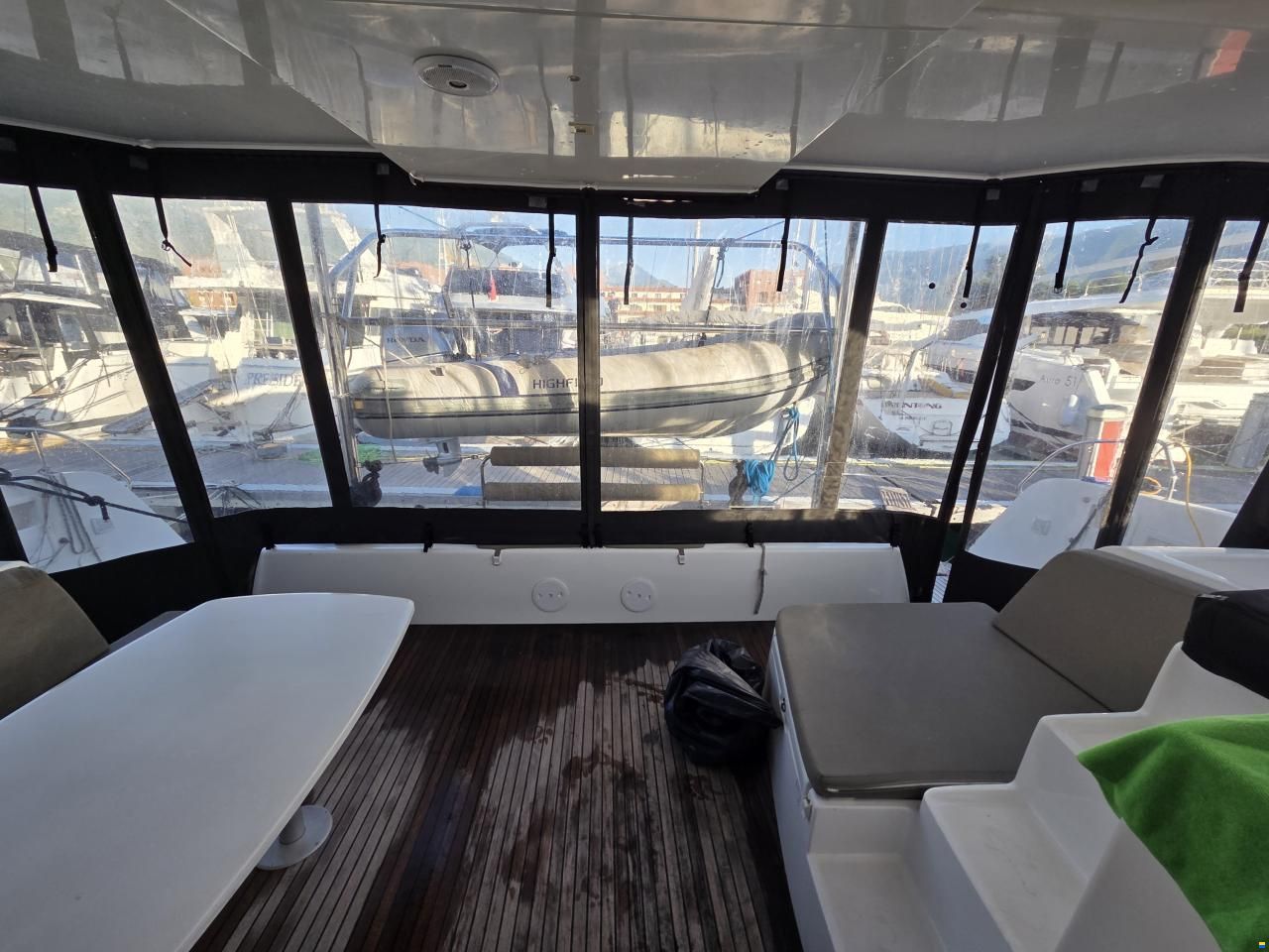 Lagoon 42