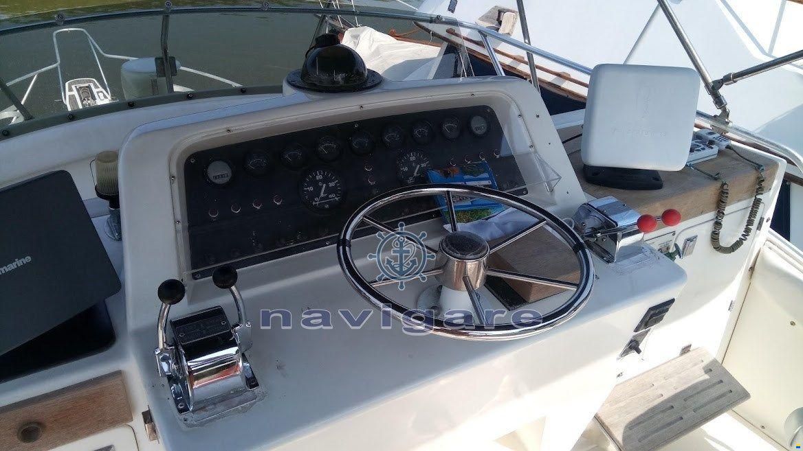 Bertram Yacht 37' SF