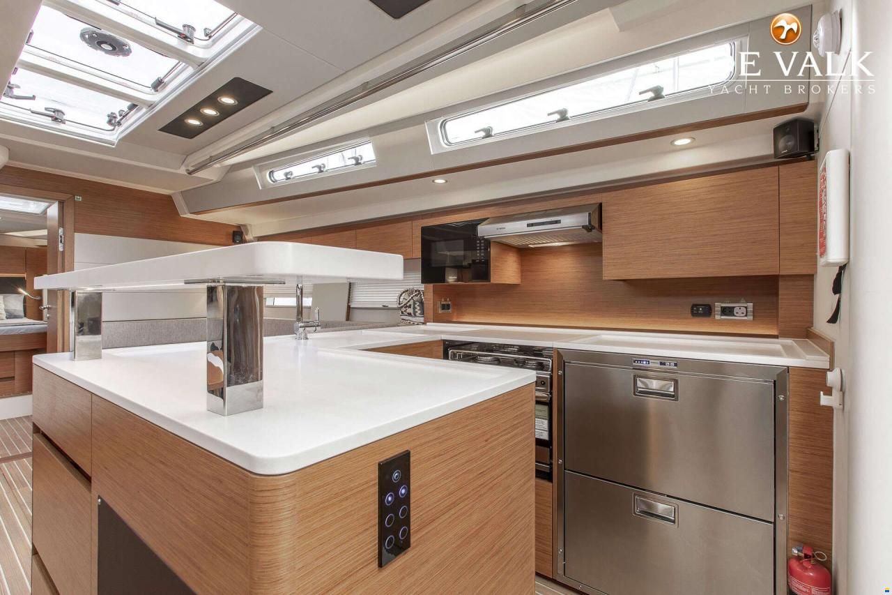 Hanse 588