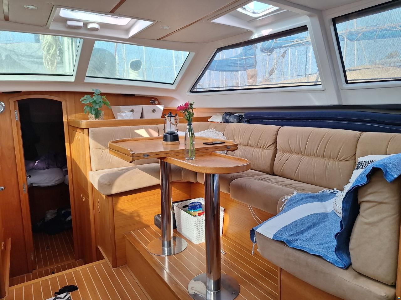 Wauquiez 40 Pilot Saloon