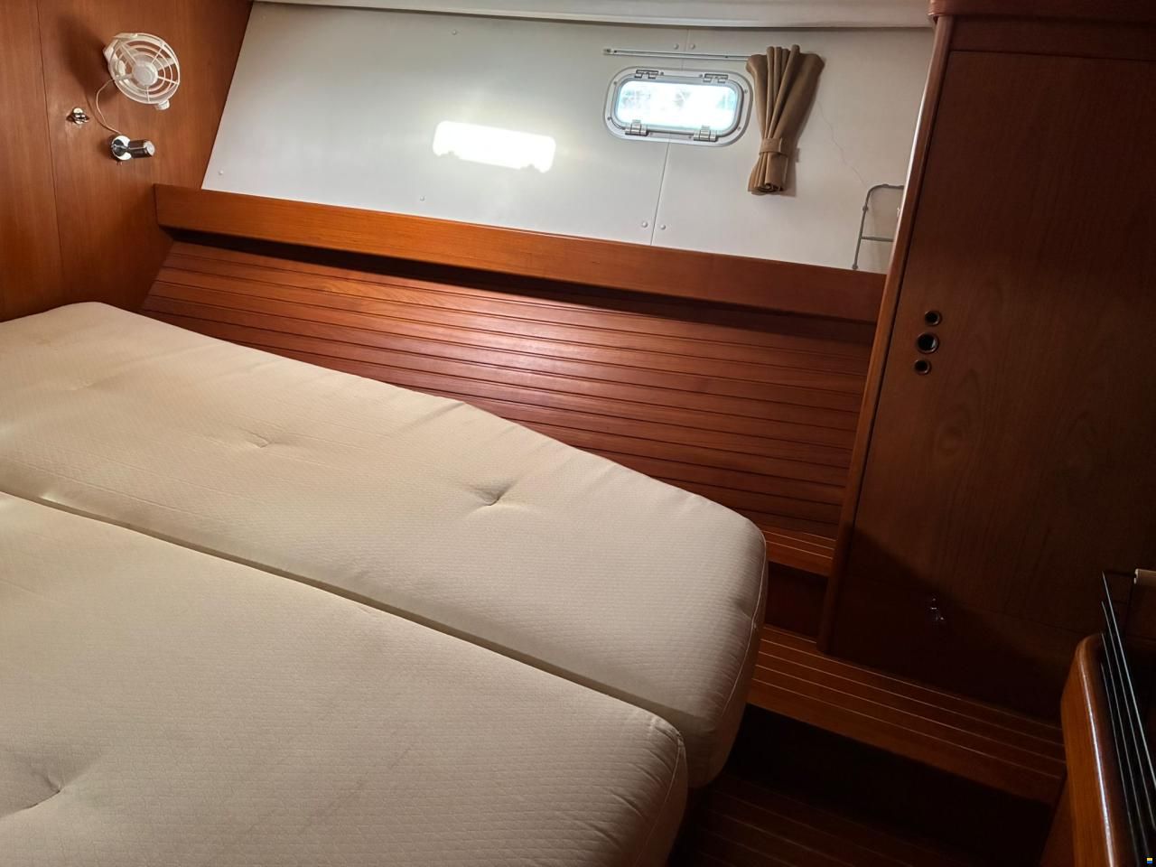 Wauquiez 40 Pilot Saloon